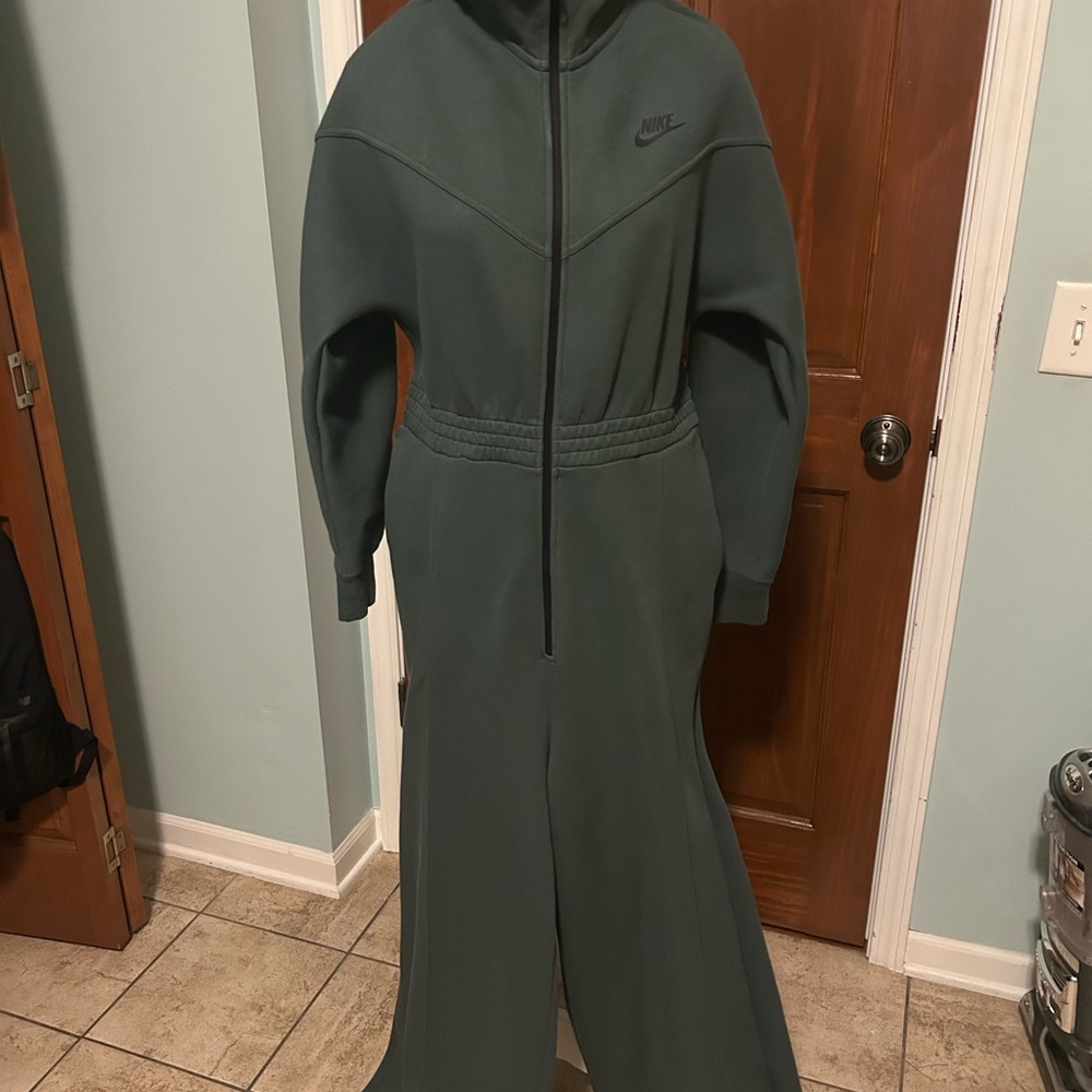 Nike Women's Sportswear Tech Fleece Windrunner Jumpsuit
